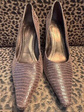 BCBGeneration Brown Lizard-Embossed Pointed Heel Pumps. Brand New.